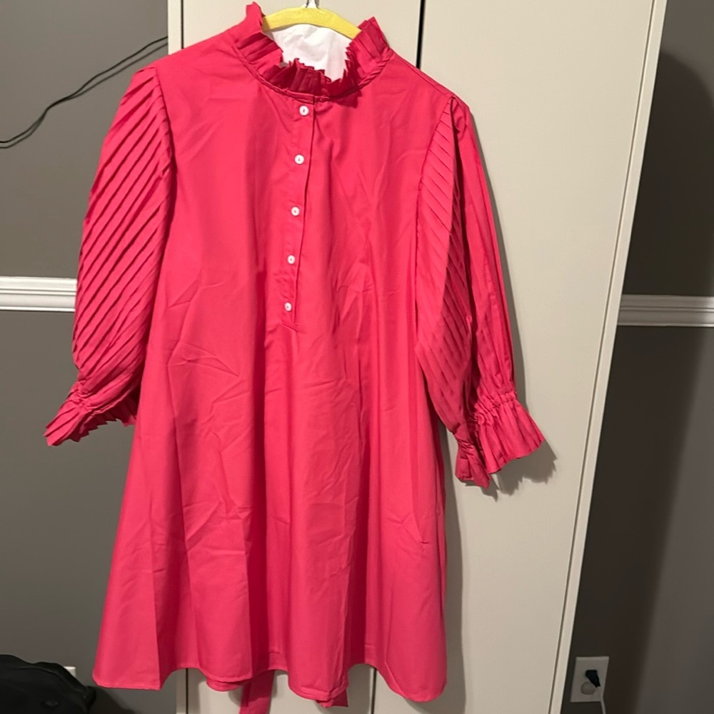 Fuscia pink dress! Perfect dress for Easter or spring/summer. Has pockets.